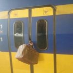 the-best-funny-pictures-of-arm-stuck-in-train-doors