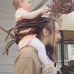 the-best-funny-pictures-of-father-secures-kid-with-hair